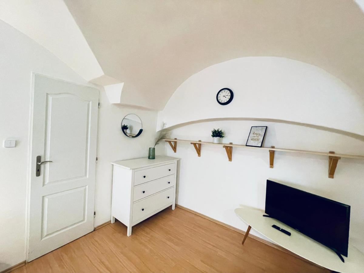 Studio Nicolas II Прага Екстериор снимка